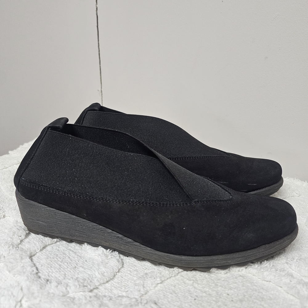 The Flexx Black Suede Wedge Slip-On Elastic Stretchy Shoe Size 7.5